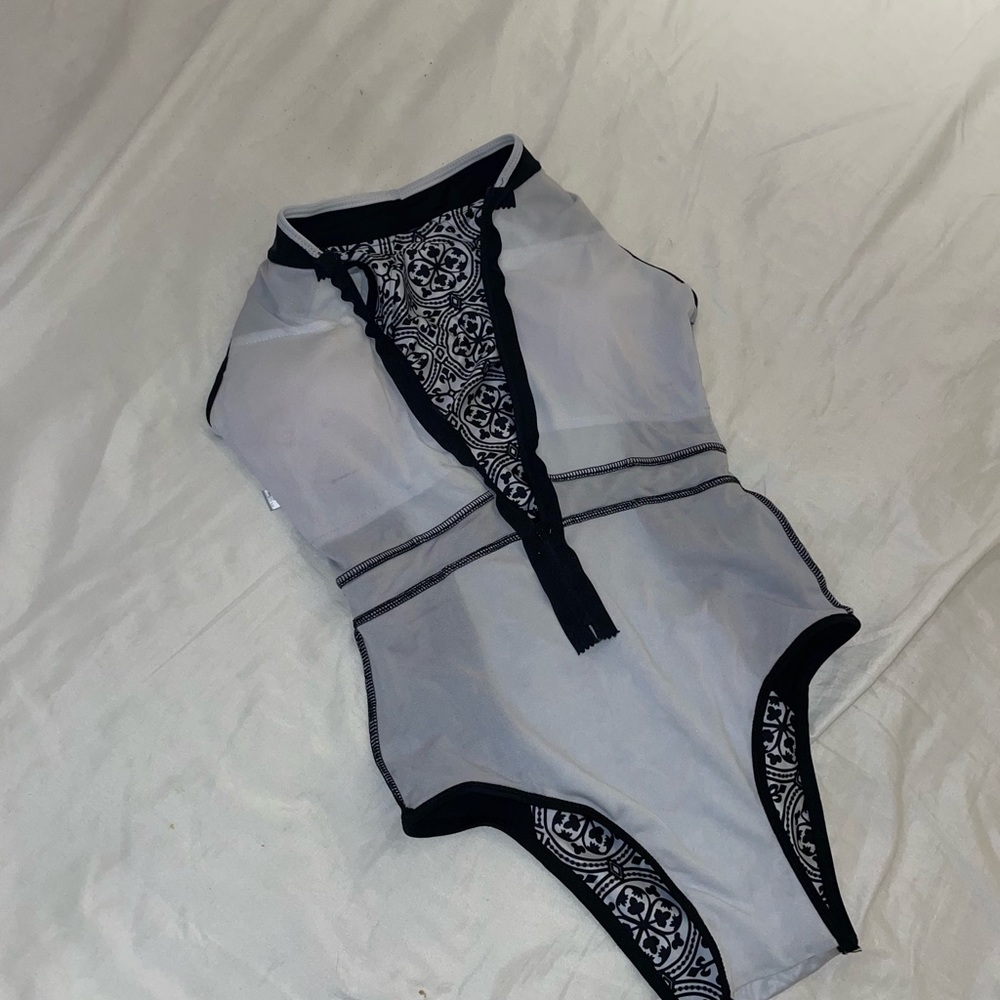 Design Swimsuit - Picture 11 of 11